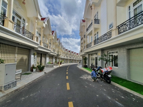 Nhà 2 Mặt Tiền Khu Nghỉ Dưỡng GodenHill  Đà Lạt