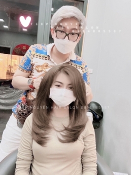 Tóc xoăn ngắn hippie cho nữ, làm tóc giá rẻ - Tiệp Nguyễn Academy