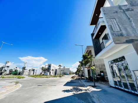 Bán nhà 3 tầng Hương Sơ View Công Viên