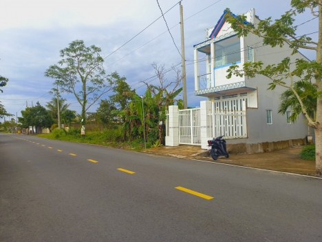 Bán nhà trệt lầu mặt tiền đường Trương Vĩnh Nguyên - Gần Đại học Tây Đô