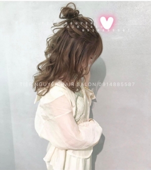 Dịch vụ uốn xoăn hippie ngắn giá rẻ cho nàng - Tiệp Nguyễn academy