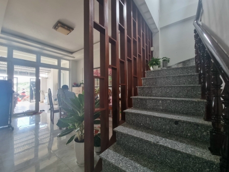 Cần bán gấp nhà đẹp đường Kim Đồng, Đà Lạt giá 8 tỷ