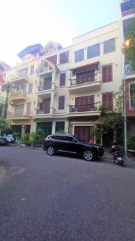Bán nhà Phố Nguyễn Thái Học, Plo, Vỉa hè, Ô Tô, Kdoanh 98M-5T-MT7.3M: 39 Tỷ