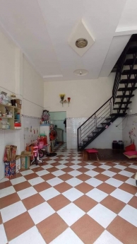 bán gấp căn nhà 30m ra mặt tiền đường âu cơ. 32m2 nhà 2 tầng. SHR giá 3 tỷ 1
gần trung tâm hành