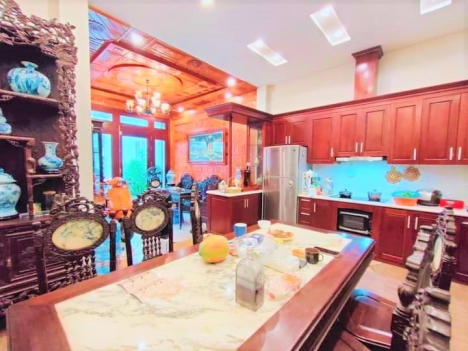 Bán nhà Phố Nguyễn Thái Học, Plo, Vỉa hè, Ô Tô, Kdoanh 98M-5T-MT7.3M: 39 Tỷ