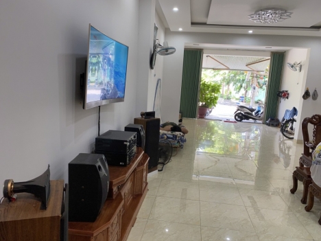 Gấp bán nhà MT Hưng Hóa, Hải Châu, 80m2 nhỉnh 5 tỷ, Nhà Lầu Mới, Mặt phố Tiện ích