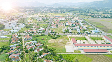 bán gấp đất nền sổ đỏ vị trí đẹp tại trung tâm hành chính thị xã Đông Hòa tỉnh Phú Yên