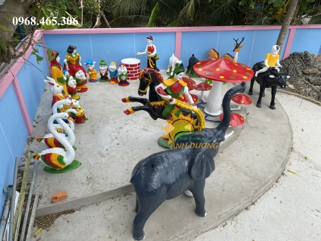 Tượng trang trí sân chơi trẻ em