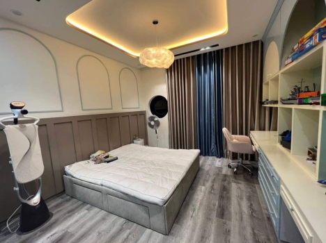 bán nhà lạc long quân quận tân bình. 4 tầng xd btct cực đẹp mơi. nở hậu tài lộc.  dtsd 132m2. shr.