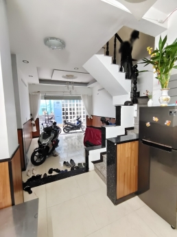 NHÀ 2 LẦU HẺM XE HƠI HUỲNH TẤN PHÁT, P.BÌNH THUẬN, QUẬN 7
