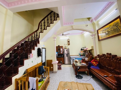 NHÀ PHÁO ĐÀI LÁNG - ĐỐNG ĐA  - HIẾM - VỊ TRÍ ĐẸP 10M RA MẶT PHỐ GIÁ 5.85 TỶ