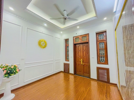 NHÀ ĐẸP HOA BẰNG - CẦU GIẤY - VỊ TRÍ TRUNG TÂM - NGÕ THÔNG Ô TÔ KINH DOANH - GẦN PHỐ - NHỈNH 8 TỶ