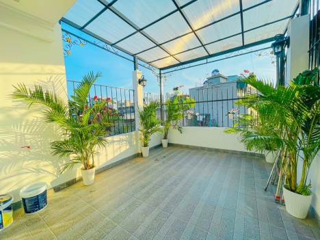 NHÀ ĐẸP HOA BẰNG - CẦU GIẤY - VỊ TRÍ TRUNG TÂM - NGÕ THÔNG Ô TÔ KINH DOANH - GẦN PHỐ - NHỈNH 8 TỶ