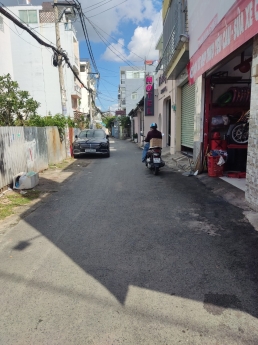 Bán nhà 2 tầng 80m2 HXH đường Nguyễn Văn Khối phường 9 Quận Gò Vấp , chỉ 4,5 tỷ ( giá mềm nhất khu