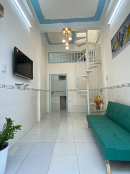 Bán nhà trệt lầu giá rẻ tại đường Nguyễn Thị Minh Khai gần chợ Xuân Khánh
