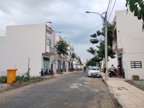 Bán 80m2 đất sổ đỏ thổ cư - Lộ nhựa 12m - Cách Cần Thơ 9km