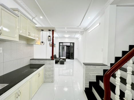 Bán nhà lầu mới tại đường Hùng Vương - Gần Vincom Hùng Vương Cần Thơ