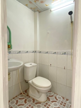 Bán nhà trệt lầu giá rẻ tại đường Nguyễn Thị Minh Khai gần chợ Xuân Khánh