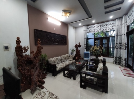 Bán mặt tiền 2 Tầng Hoàng Văn Thái dtđ 260m2 đang kinh doanh tốt