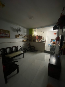 Chính chủ cần tiền để kinh doanh nên bán gấp căn nhà tx38 quận 12. đường xe tải đậu cửa. ô tô vào