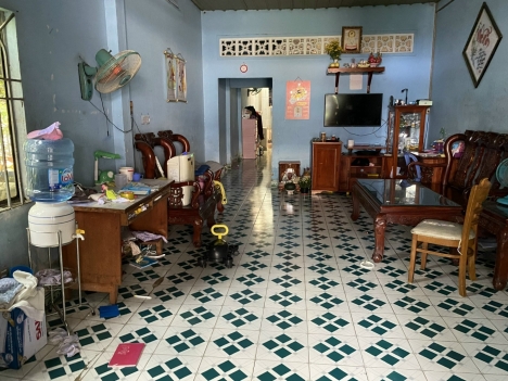 Nhà C4 , 84m2, Nguyễn Văn Quá, 3,X tỷ.