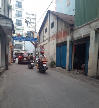 PHAN ĐÌNH PHÙNG PHÚ NHUẬN - SÁT MẶT TIỀN - 4 TẦNG BTCT - 6PN - 42m2 CHỈ 5.9 Tỷ