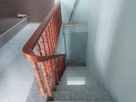 Bán nhà mặt tiền đường nội bộ 9m, xe hơi ngủ trong nhà. 80m2, 3 tầng, btct,Q9 củ,tp thủ đức, giá