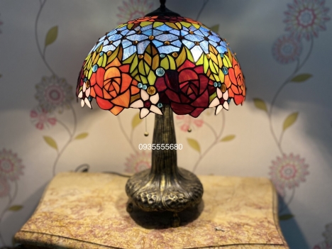 Giao lưu đèn bàn tiffany hợp kim hoa hồng