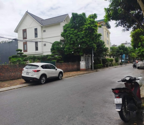 Thạch Bàn Long Biên - Đất phân lô ĐTM , vỉa hè, oto tránh - DT 33 m2 . Giá 3 tỷ