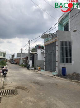 Giảm 50tr bán nhanh trong tuần đất lô góc đẹp 2 mặt tiền đường Nguyễn Văn Lung, Hóa An