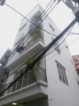 Bán nhà lô góc 5 tầng Nguyễn Văn Linh_Nguyễn Lam_40m2_5,4 tỷ