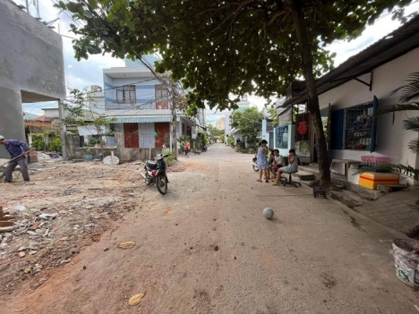 Bán đất Ngô Thì Nhậm mặt tiền 6m 70m2 gia 2,x tỷ tlcc