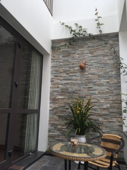 Hàng xóm Vinhomes Long Biên - Nhà 4 tầng ở luôn, oto đỗ cửa 24/7 - DT 60 m2 . Giá 6,2 tỷ.