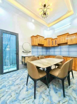 Bán nhà mới xây 1 trệt 1 lầu đường Hoàng Quốc Việt