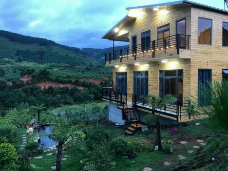 Cần bán căn nhà gỗ sân vườn ở Nam Ban Lâm Hà, Lâm Đồng, giá 8,6 tỷ
