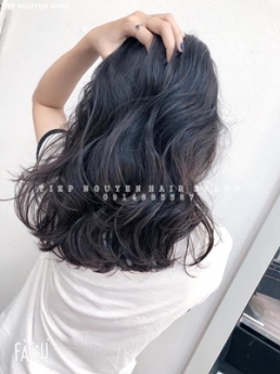 Học nghề tóc, uốn xoăn hippie cho nàng mặt tròn tiệp nguyễn