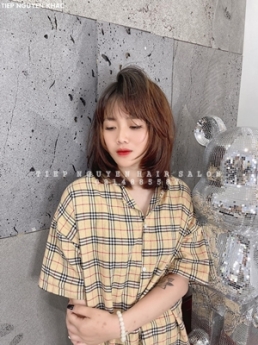 Học nghề tóc, uốn xoăn hippie phong cách thời trang cá tính.