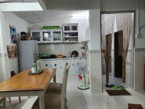 Bán nhà 80m2 HXH đối diện Vinhomes Granpark 5,5x14 giá chỉ 3,3 tỷ