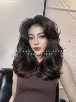 Học nghề tóc ở đâu uy tín, tóc xoăn hippie ngang vai