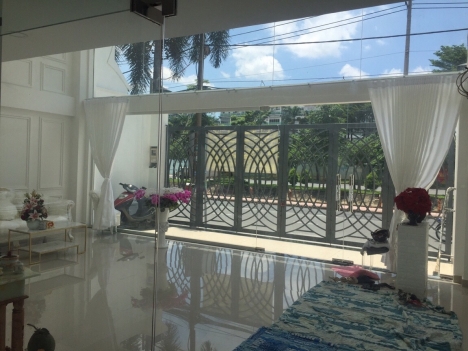 Cho thuê nhà mặt tiền 30m KDC Tên Lửa -Aemall Bình Tân