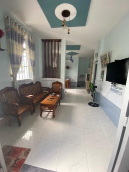 Hẻm XH, / Lê Văn Việt, Ngang 7 ( 83 m2) , Nhà Đẹp ở ngay, Nhỉnh 4 tỷ.
