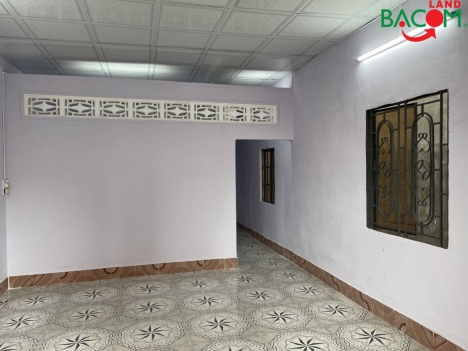 Bán gấp nhà 5x20 P.An Bình, ô tô , gần chợ đồi, chỉ 2ty6 Thương Lượng