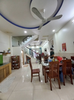 Ô Tô Trong Nhà,74m2,4 Tầng,6.75 tỷ Thương Lượng Mạnh,Phước Long B