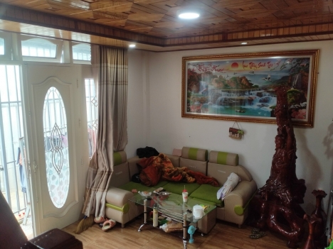 Cần tiền bán gấp nhà đẹp đường Tô Vĩnh Diện, Đà Lạt giá 2.1 tỷ
