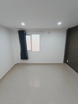 Bán nhà ở ngay Hòa Bình, Ngã tư Bốn Xã giá chỉ 4.3 tỷ