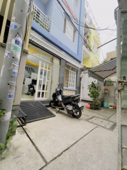 Nguyễn Trọng Tuyển P1 Tân Bình 4.8mx12m 3 tầng 4PN siêu đẹp chỉ 6 ty 7