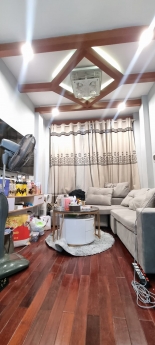 Chỉ hơn 1 tỷ, nhà 5 tầng, đầy đủ nội thất quận Hai Bà Trưng