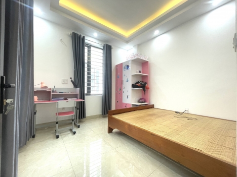 Biệt thự mini 3 tầng sau một nhà mặt đường ngõ 482 đường Văn Cao - Phường Văn Miếu - Nam Định.