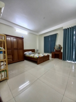 Ô Tô Trong Nhà,74m2,4 Tầng,6.75 tỷ Thương Lượng Mạnh,Phước Long B