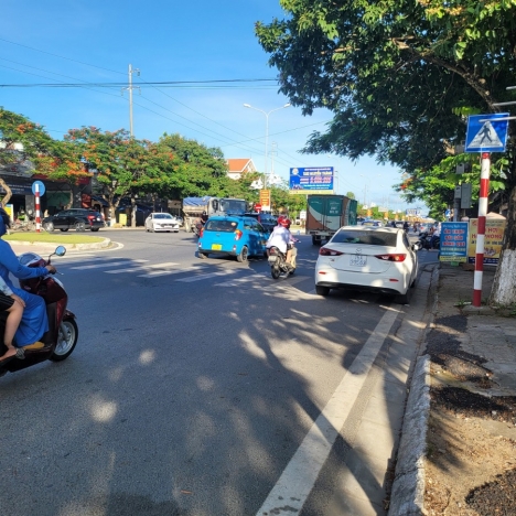 Siêu phẩm 120 m mặt đường Phạm Văn Đồng,Hải Phòng